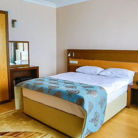 Hotel Dikelya *